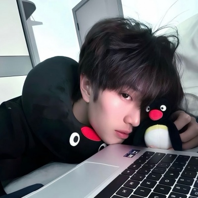 潮流感拉满的ins风一男一女情侣头像来啦