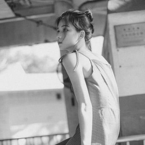 宝藏！高清美女黑白头像大合集来啦