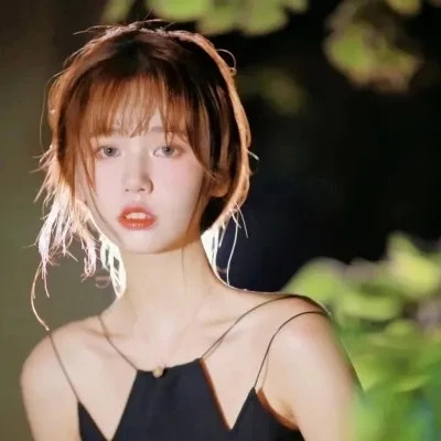 「精选100 张」女生真人头像高清无水印分享:甜美风、氛围感、御姐范,总有你爱的款!