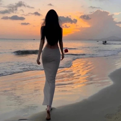 氛围感拉满的小众高级女生背影头像大集合